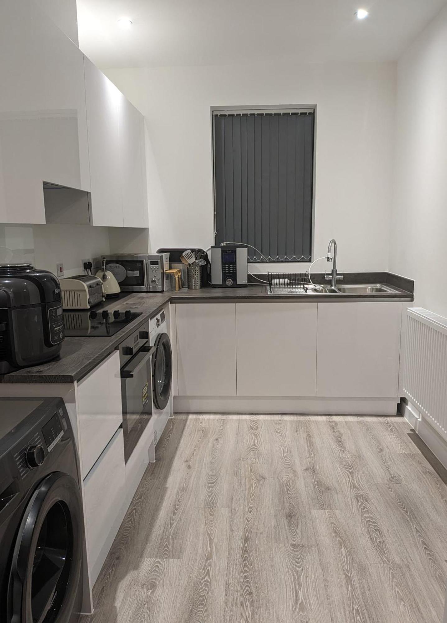 Contemporary Double Ensuite Room Birmingham Exterior photo